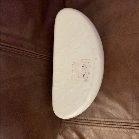 Coach Clam Shell
Hard Sided Glasses White Embossed Oval Case - Picture 2 of 5